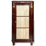 Empire Salon bestehend aus Eckvitrine mit Karyatiden, ca. 147cm hoch