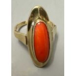 Antikschmuck Gold 333 Ring mit korallfarbenem Cabochon, Gewicht ca. 3Gr.