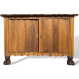 Kommode 19. Jahrhundert Tatzenfüße, beschädigt