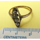 Antikschmuck mindestens Gold 333 Ring mit 4 Diamanten, evtl. Jugendstil oder Art déco