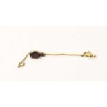 Antikschmuck, Nadel Gold mit 2 dunkelroten Steinen, mindestens Gold 333