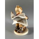 Goebel / Hummel Germany Figur 184. Das Allerneueste, ca. 13cm hoch.