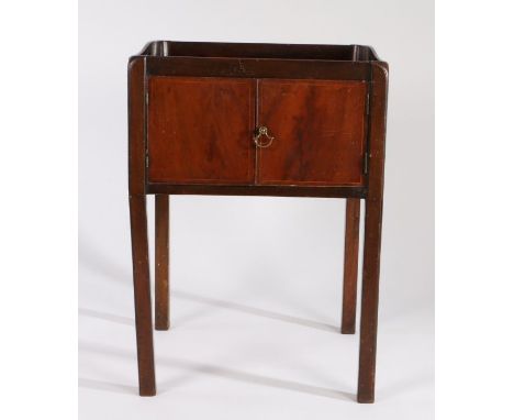 George III mahogany tray top bedside commode, the shaped gallery top above a single door and square section legs, 51cm wide, 