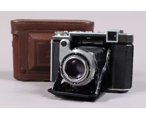 A Zeiss Ikon Super Ikonta B 532/16 Rangefinder Folding Camera, serial no T 89490, format 6 x 6cm on 120 roll film, body G-VG,