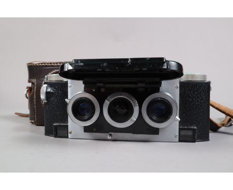 A David White Stereo Realist Custom Model Camera, model 1050, serial no 018852, idications show original model, wind and rewi