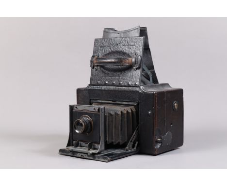 A No 3A Graflex Roll Film SLR Camera, made by Folmer &amp; Schwing Division, Eastman Kodak, postcard format on 122 roll film,