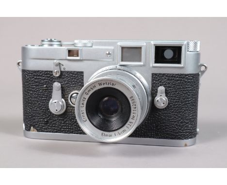 A Leica M3 Camera, single stroke, serial no 927 636, 1959, shutter working, viewfinder clear, rangefinder functions, self tim