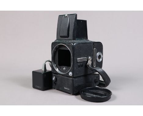 A Hasselblad 500EL/M Camera Body black, serial no UE 1315370, untested, with battery cells, contacts and batteries appear cle