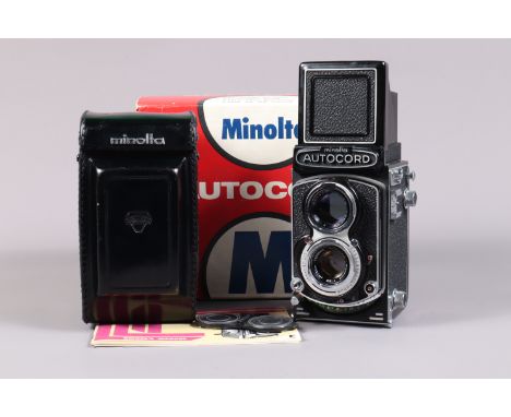 A Minolta Autocord TLR Camera, serial no 433295, body VG, Citizen-MVL shutter working, Minolta Rokkor 75mm f/3.5 lens G, edge