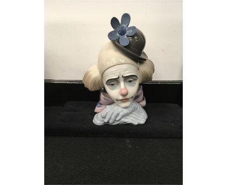 A Lladro clown in good condition.  Approximately 10 inches in height.