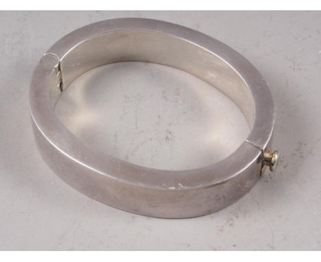 A Pascal at Liberty heavy silver bangle, 1.8oz troy approx 
