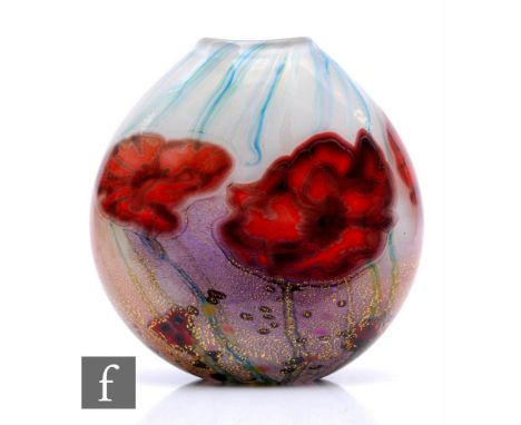 A contemporary&nbsp;Jonathan Harris studio graal glass vase in the Poppy Shard pattern, internally decorated with poppies aga