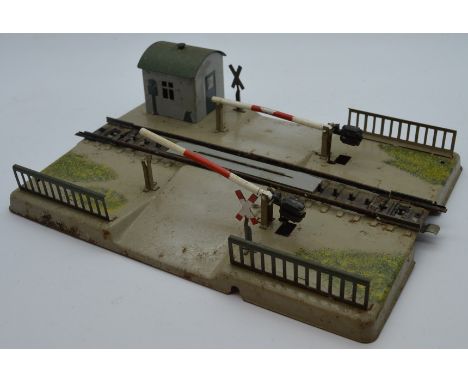 Marklin tinplate 00 level crossing 
