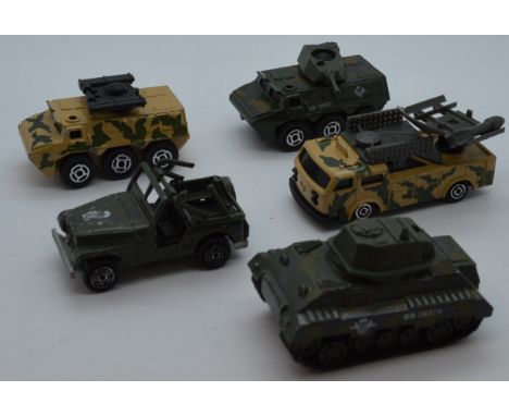 5 Majorette Army vehicles 