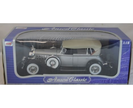 Anson 1/18 scale model 1932 Cadillac 