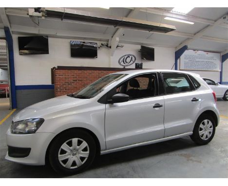 Make &amp; Model: VW Polo S 60Date of Reg: AG59 JJZColour: Silvercc: 1198MoT: 27-09-2022Fuel Type: PETROLMileage: 76kTransmis