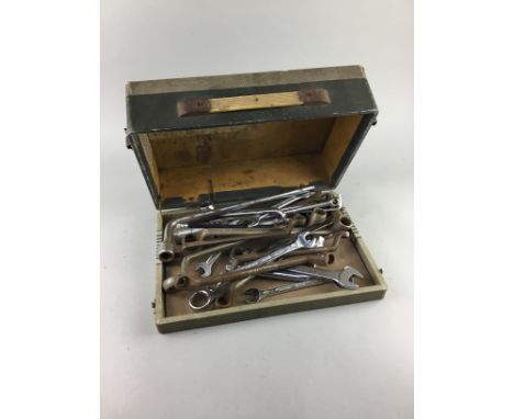 LOT OF VINTAGE HAND TOOLS