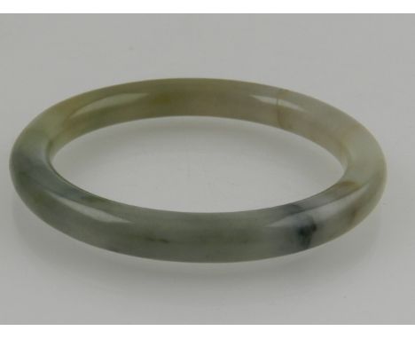 A jade bangle. Diameter.5.5cm 