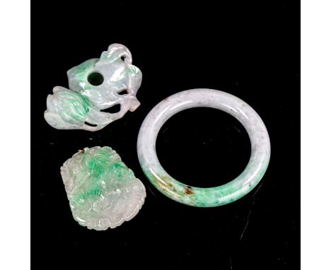 3 pieces of Chinese jade, comprising a flowerhead carved brush pot, length 6.5cm, a relief carved pendant, length 5.5cm, and 