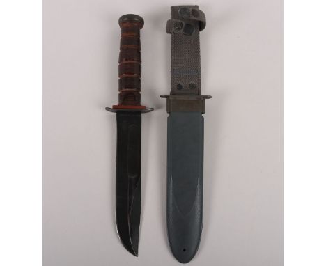 Scarce WW2 USN Mk2 Fighting Knife by Robeson Shuredge, example with red fibre spacer to bottom of grip. Housed in original sc