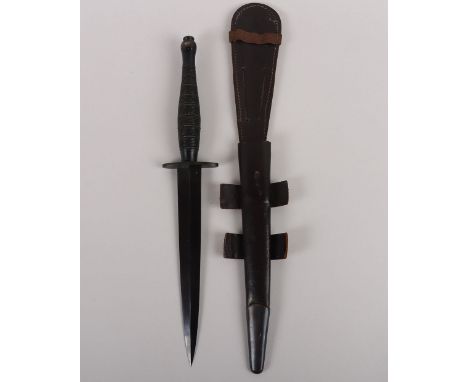 WW2 British 9 Ribbed and Beaded Type Fairbairn Sykes Commando Knife, with broad arrow over number 4 to the ferule. Housed in 