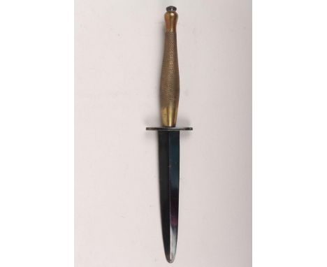 British 2nd Pattern Fairbairn Sykes B2 Commando Knife, with brass handle, oval cross guard stamped with broad arrow and ‘B2’.