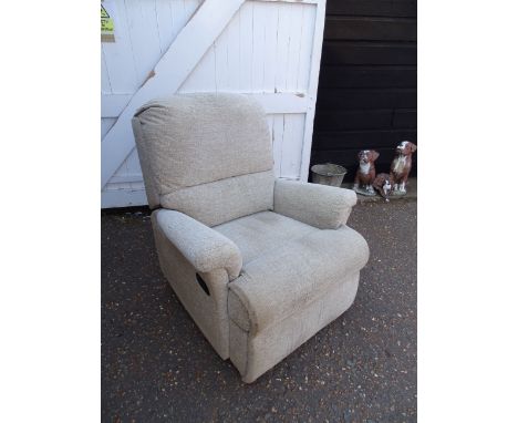 Manual reclining armchair&nbsp;