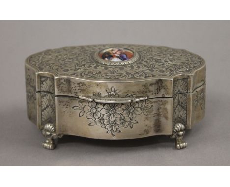 An 800 silver porcelain mounted box. 12.5 cm wide. 290 grammes total weight. 