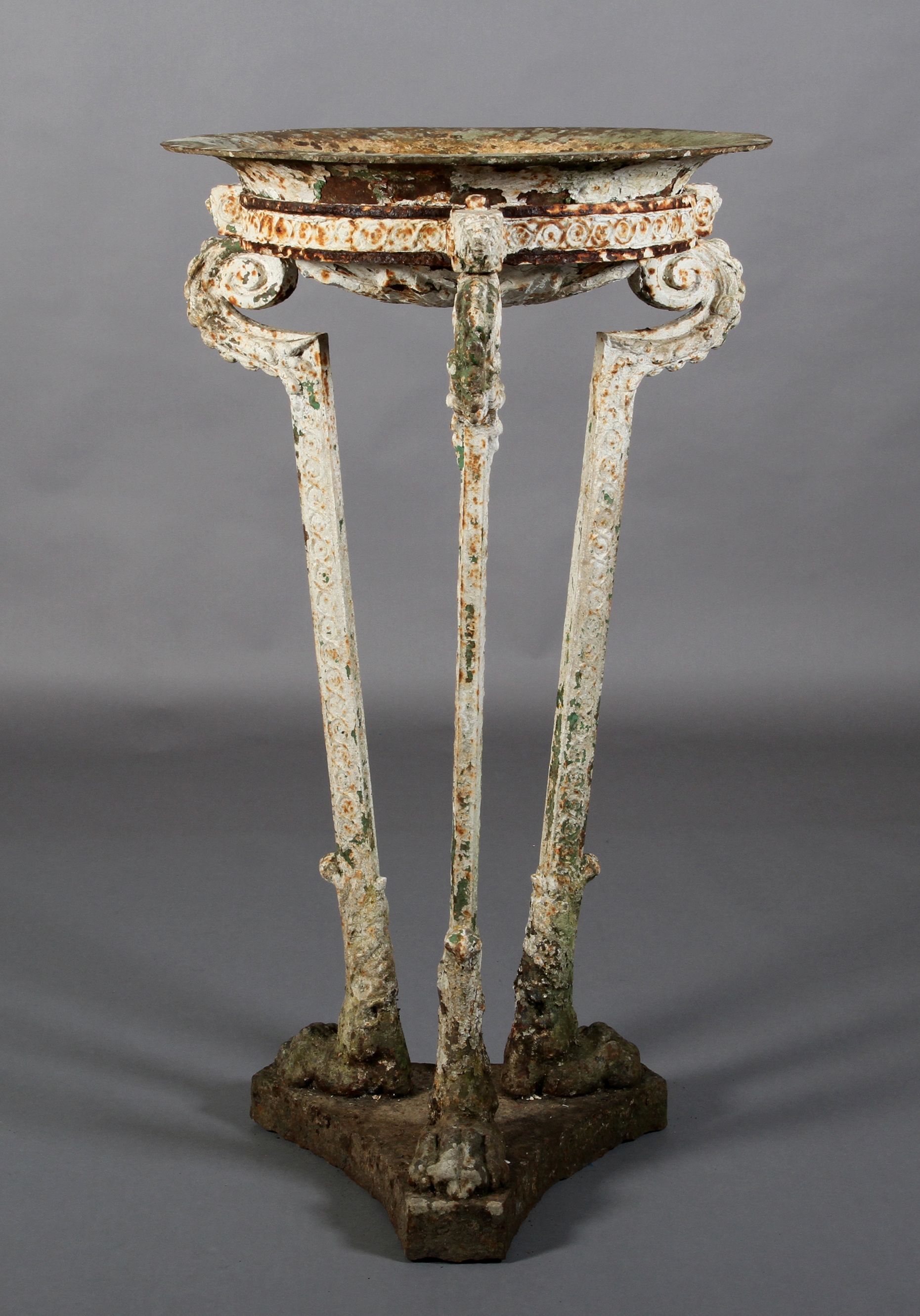 A LARGE VICTORIAN CAST IRON BRAZIER, the removable circular shallow