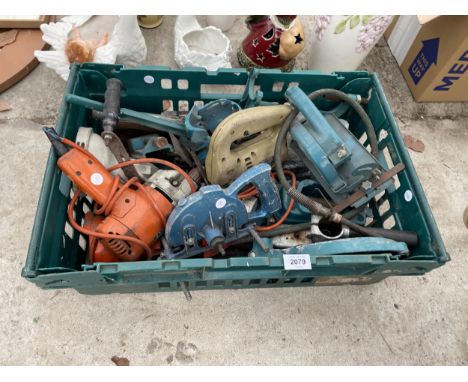 AN ASSORTMENT OF POWER TOOLS TO INCLUDE A DRILL AND A JIGSAW ETC