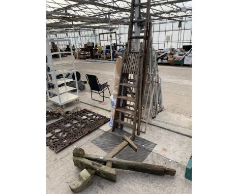 AN ASSORTMENT OF ITEMS TO INCLUDE A WOODEN LADDER, A GARDEN GATE AND TWO MESH PANELS ETYC