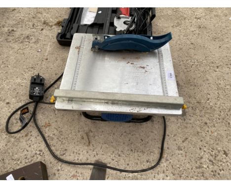 A 600W WORKZONE ELECTRIC TILE CUTTER