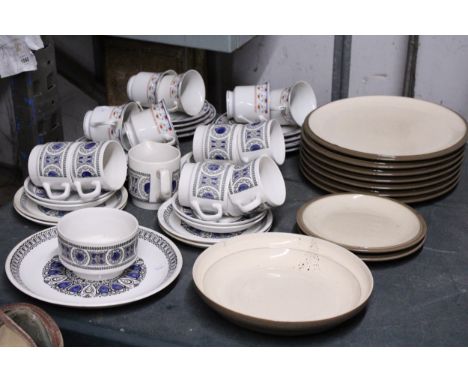 A QUANTITY OF TEA WARE TO INCLUDE RETRO BILTONS CUPOS, SAUCERS AND PLATES, DENBY DINNER PLATES AND GIBSONS CUPS, SAUCERS AND 