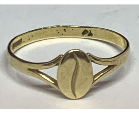 A 9 CARAT YELLOW GOLD COFFEE BEAN RING SIZE R/S