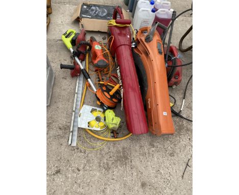 AN ASSORTMENT OF ELECTRICAL GARDEN HAND TOOLS TO INCLUDE LEAF BLOWERS, HEDGE TRIMMERS, ETC