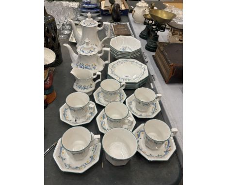A VINTAGE JOHNSON BROTHERS 'ETERNAL BEAU' WITH BLUE RIBBON, 28 PIECE TEA/DINNER SET TO INCLUDE A TEAPOT AND COFFEE POT, PLATE