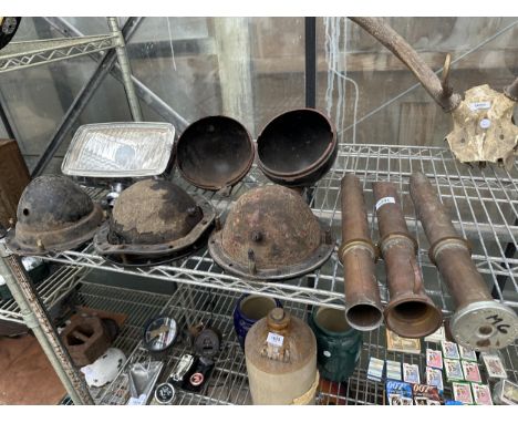 A COLLECTION OF VINTAGE AUTOMOBILIA PARTS TO INCLUDE A FLAT RAY HEADLIGHT AND COPPER RADIATOR COVERS