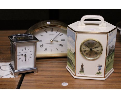 THREE MANTLE CLOCKS TO INCLUDE A CERAMIC 'POINTERS OF LONDON' GOLF THEMED CLOCK, CARRIAGE CLOCK AND SEIKO MANTLE CLOCK