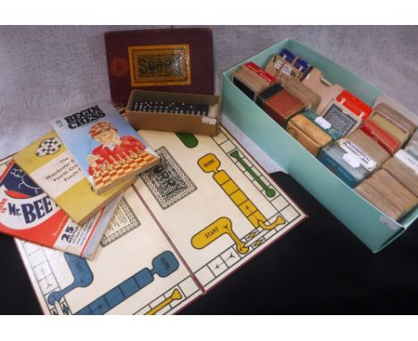 A COLLECTION OF ASSORTED VINTAGE PLAYING CARDS and other games