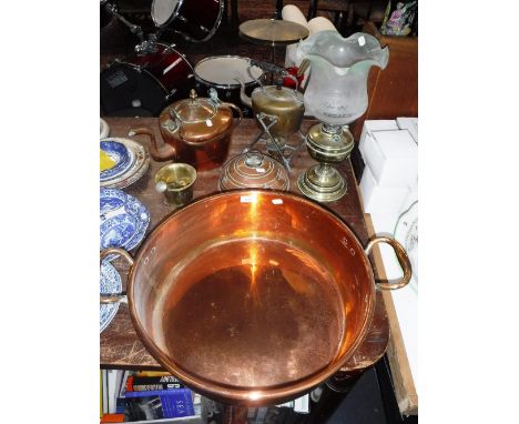 A LARGE 19TH CENTURY COPPER JAM PAN, a copper kettle a brass pestle and mortar, an oil lamp and similar metalware