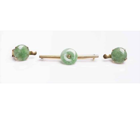 JADE BAR BROOCH AND EARRING SUITE
the brooch set with a circular section of jade approximately 14mm diameter, on an unmarked 