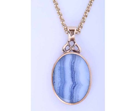 AGATE SET PENDANT
the oval agate in blues and grey, in nine carat gold mount, on a nine carat gold chain, 66cm CONDITION REPO