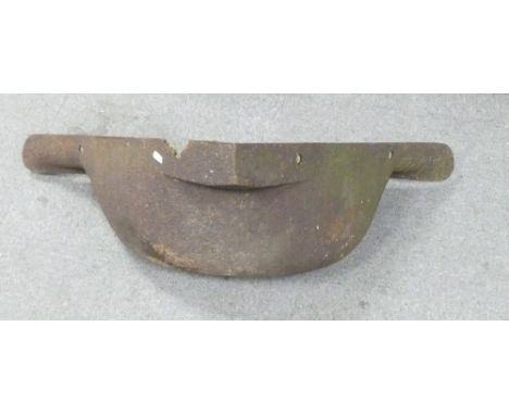 Cast Iron Corner Feeding Trough. Length: 90cm Depth: 45cm