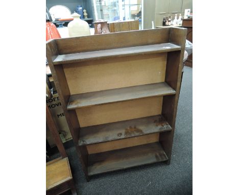 An early 20th Century part oak book shelf