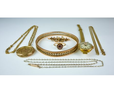 A Mixed Lot of 9ct Gold, Modern, comprising - a pierced stiff bangle, double horse shoe bar brooch, two 9ct gold chains, 400m