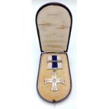 A WW1 Military Cross and Bar in its original case. 37,104 Military Crosses were awarded in WW1.