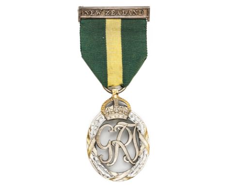 Efficiency Decoration, Geo VI first type, with suspender bar New Zealand (reverse engraved Maj. F.D. Pinfold, NZMC). GVF Plat