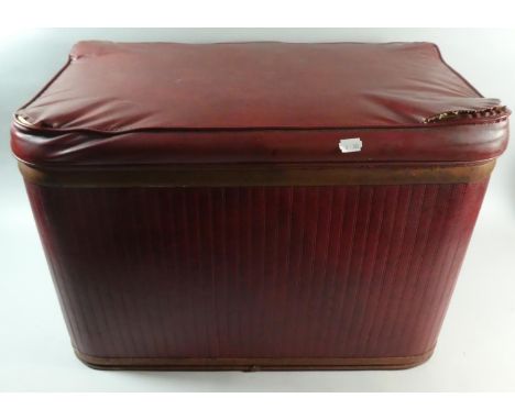 A Vintage America Pearl-wick Storage Box with Leather Effect Cover, 61cm Wide 