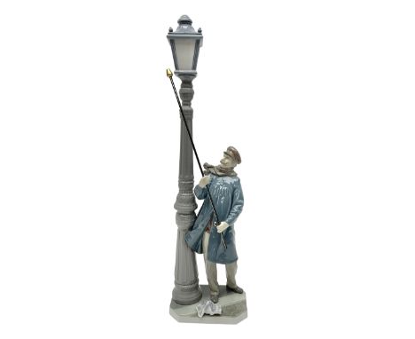 Lladro figure, The Lamp Lighter no 5205, with original box H47cm