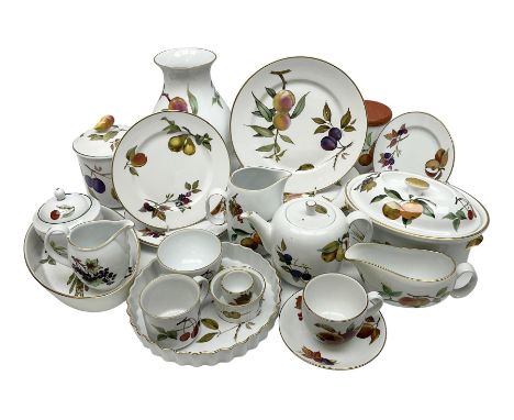 Extensive collection of Royal Worcester Evesham pattern tea and dinner service and other items, to include two teapot, covere